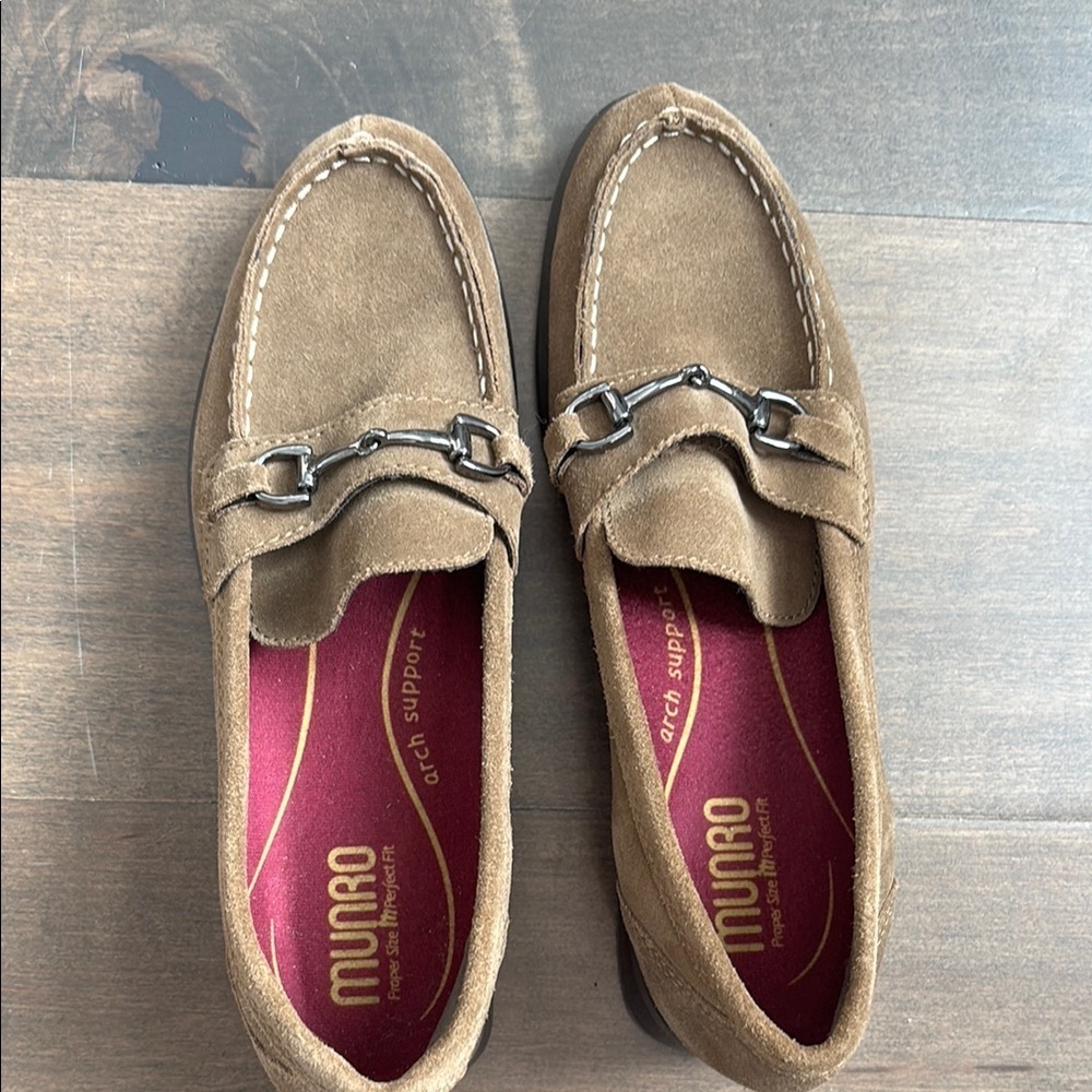 Munro women olive green Suede Loafers